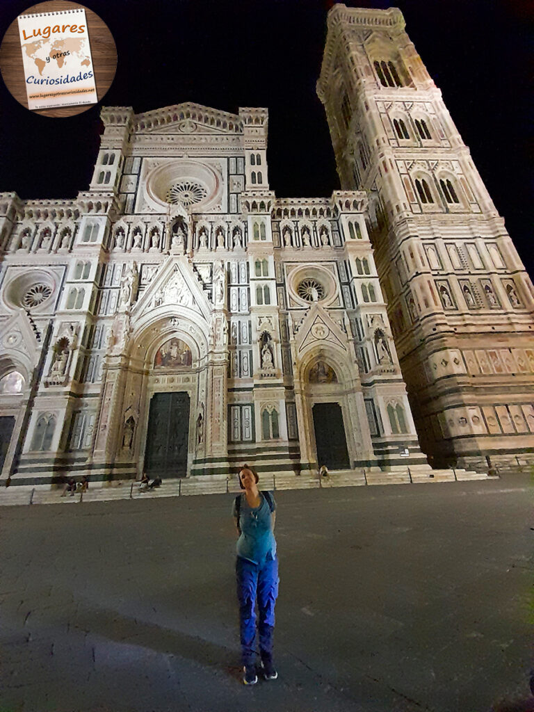Catedral de Florencia de  noche 