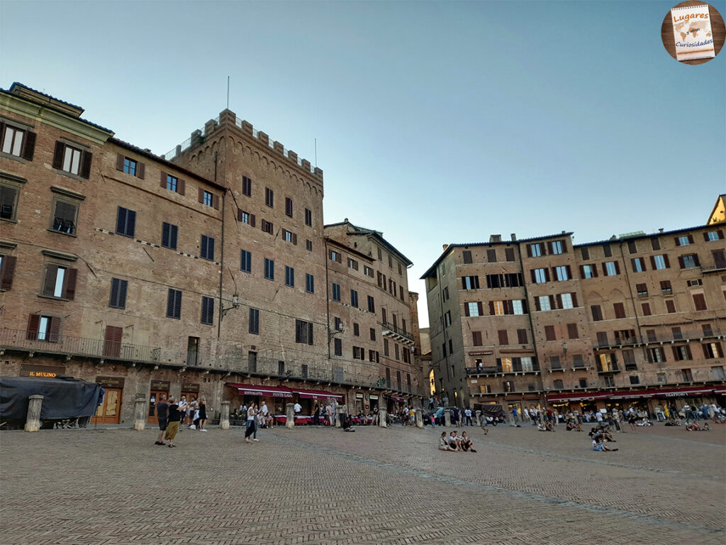 Piazza del Campo Siena toscana