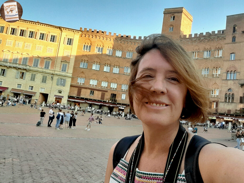 Piazza del Campo Siena toscana