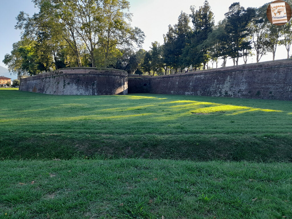 Murallas Lucca Toscana