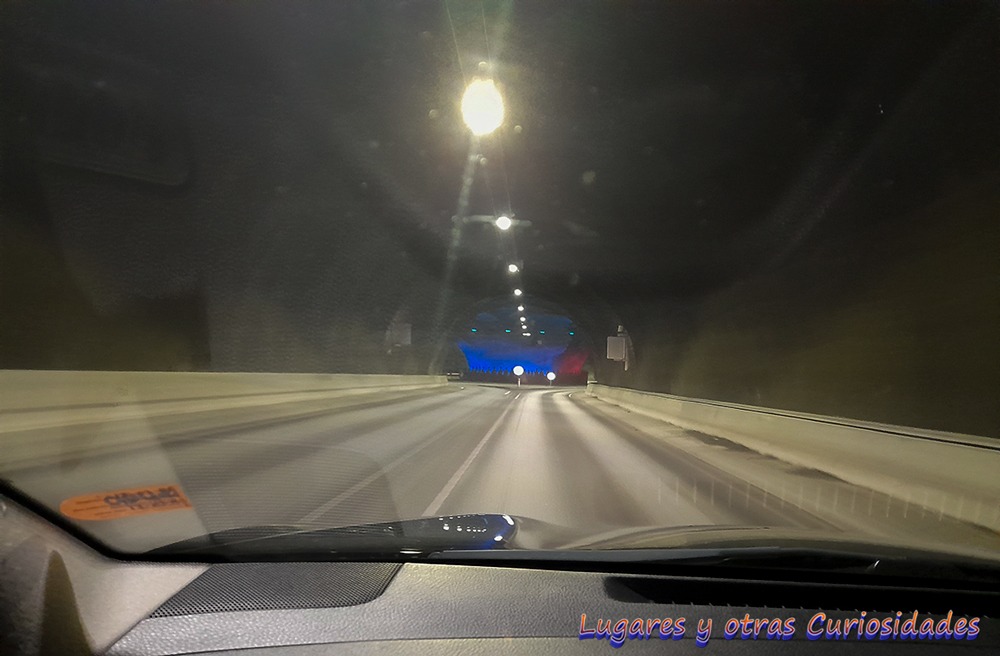 túnel submarino Eysturoyartunnilin  islas Feroe