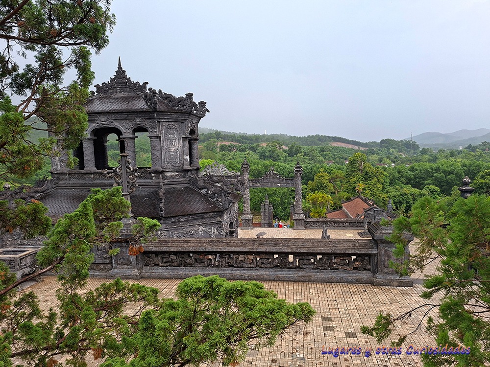 Tumba del Emperador Khải Định Hué