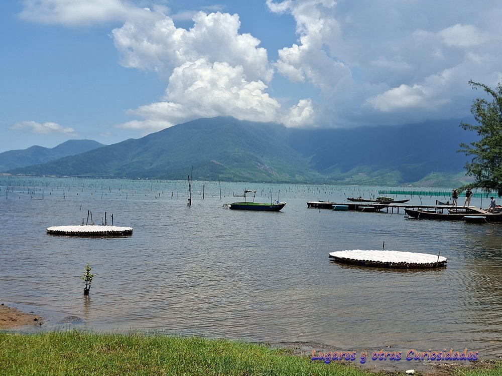 Pueblo Lang Co y laguna Lap An, Vietnam
