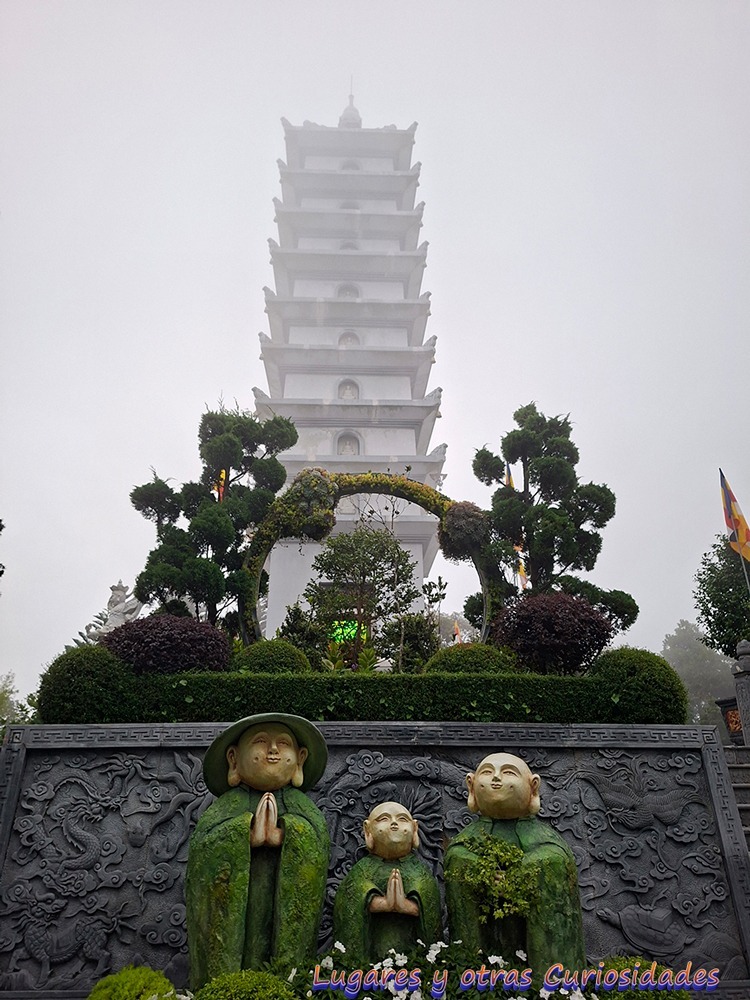 Pagoda pueblo francés Puente de las manos Vietnam