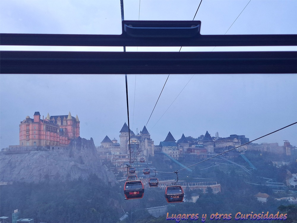 teleférico pueblo francés puente de las manos Vietnam